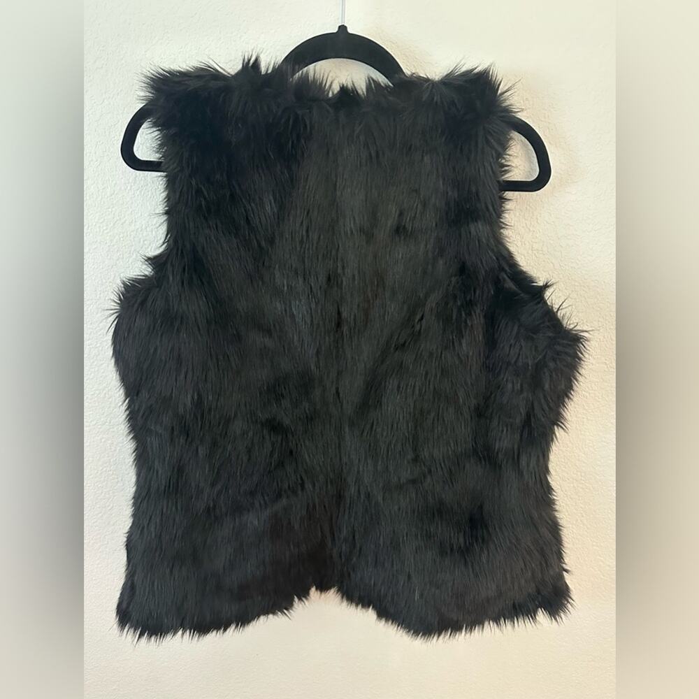 New York & Company Black Faux Fur Vest - Picture 5 of 5